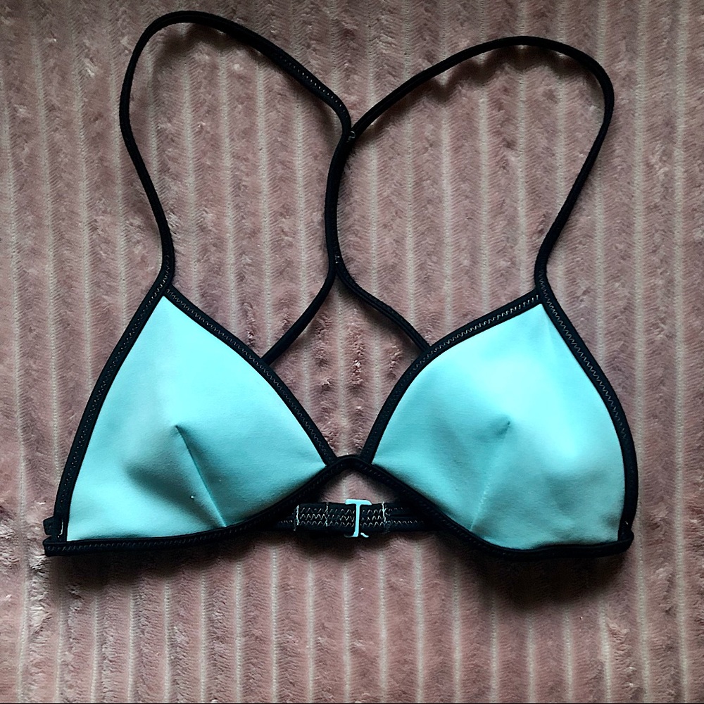 XS Victoria’s Secret Sporty Bikini Top 🏄🏻‍♀️